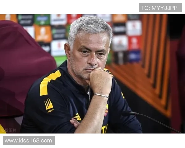 足球明星与俱乐部教练薪资揭秘谁的收入更高影响因素分析